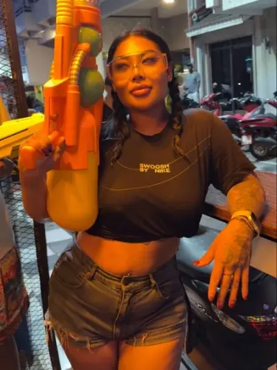BeeBeegirl